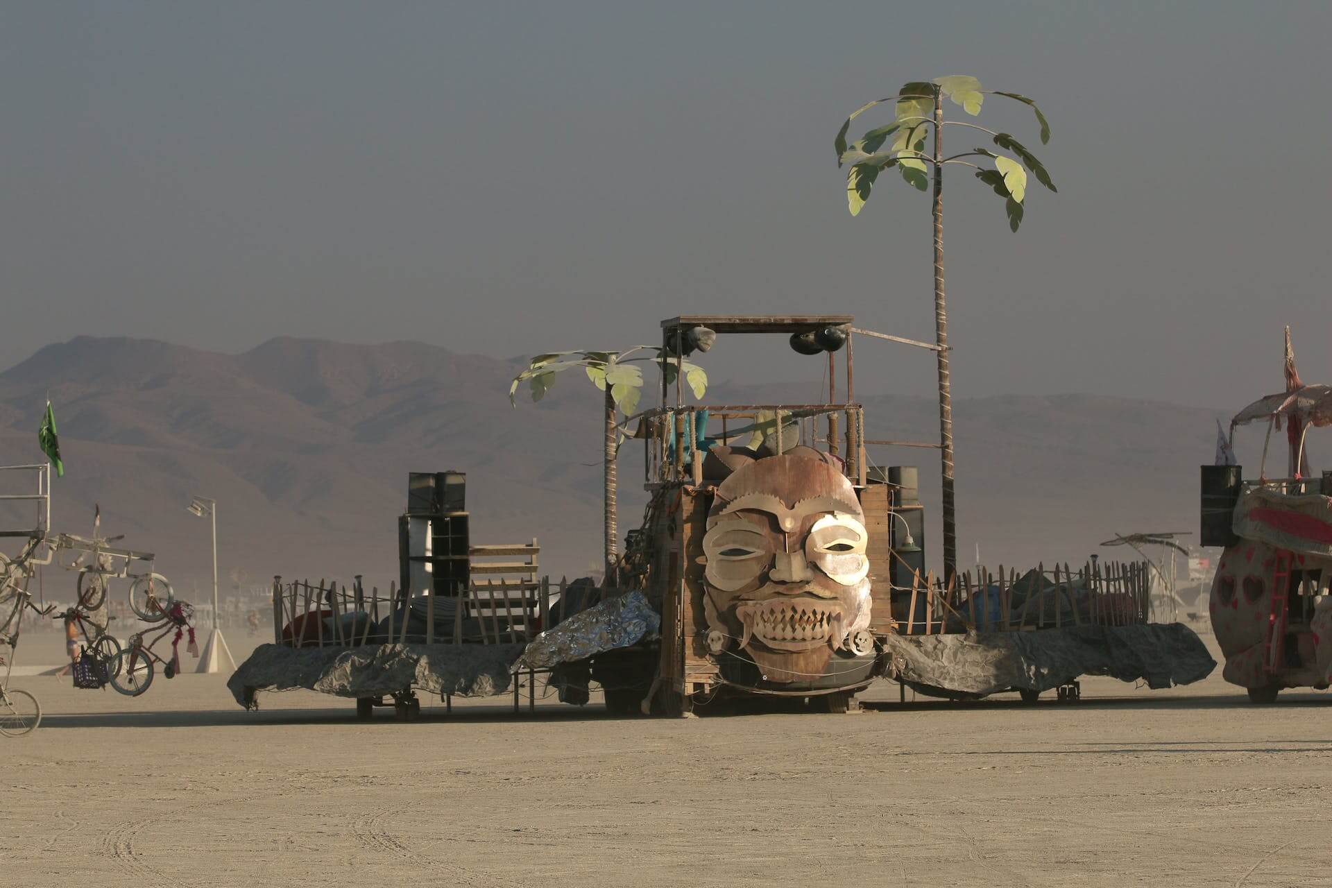 アメリカ・バーニングマンは音楽とアートの奇祭！ルールや